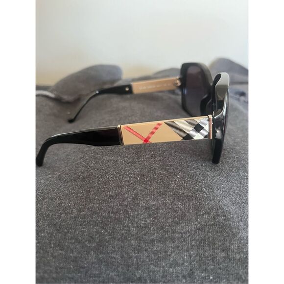 New, Authentic Burberry Sunglasses - Picture 7 of 10
